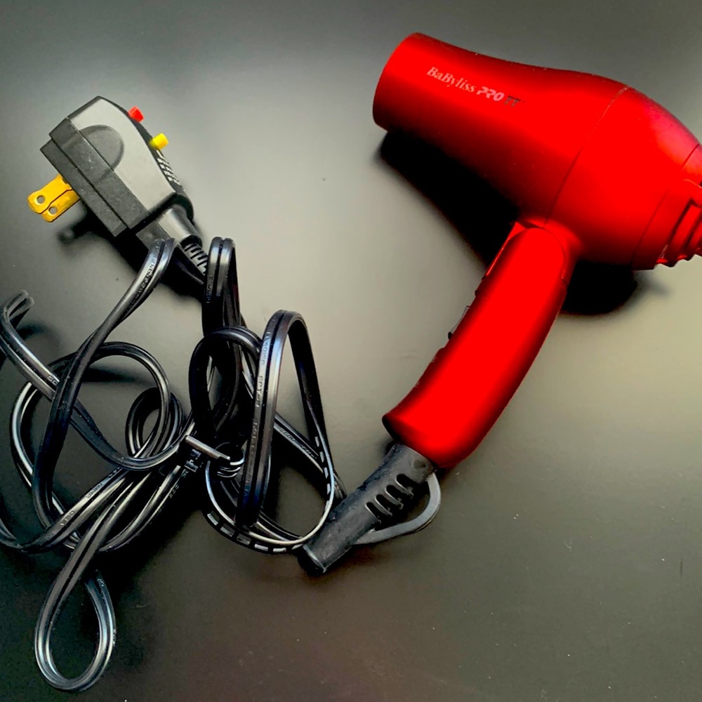 Travel blow dryer ✈️